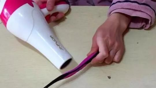安顺：旧牙刷用吹风机吹一吹，厨房卫生间都能用上