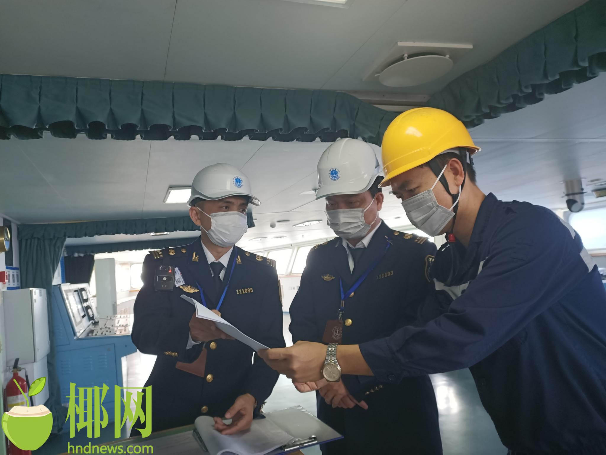 海口海事加强联防联控 优先安排载运疫情防控人员和防治药品、器械车辆过海