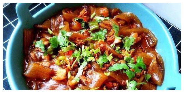 精选美食：鲜蘑菇炖豆腐，酱烧小土豆，肉末炖宽粉，辣椒炒猪肝