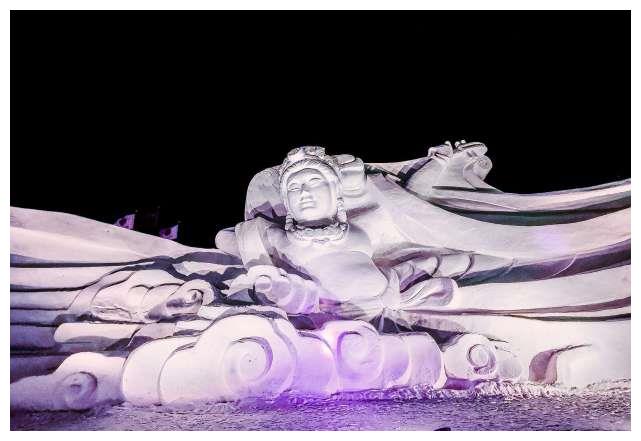 长春世界雕塑园冰雪灯光秀