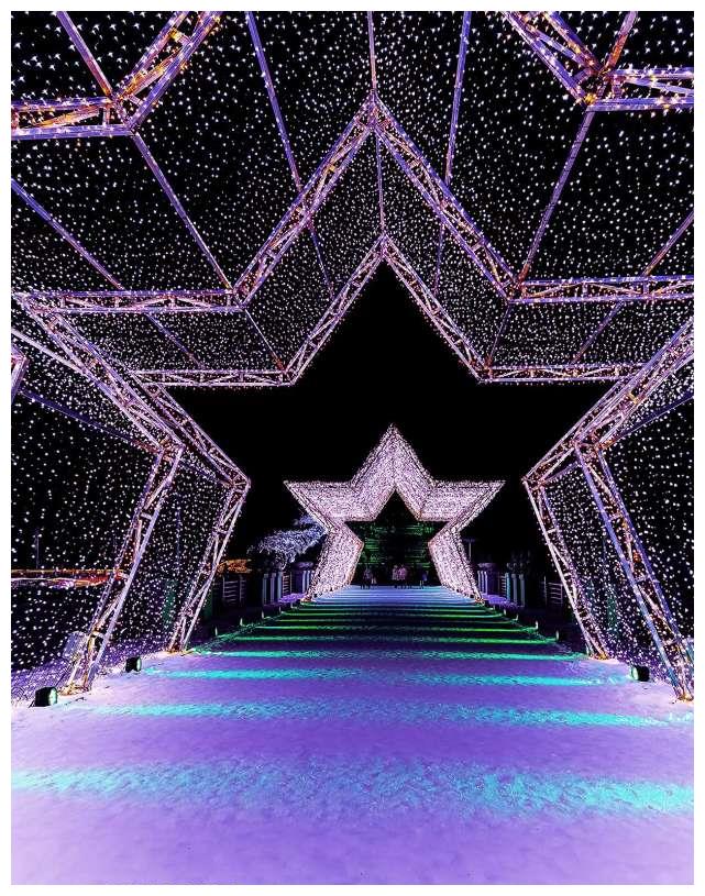 长春世界雕塑园冰雪灯光秀