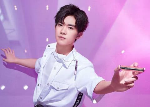 代言过“化妆品”的3位男星，易烊千玺上榜，第3位跟肖战合作过