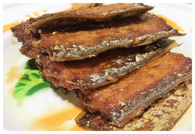 小时候念念不忘的五香酥带鱼罐头，自己在家也能做，比买的还好吃