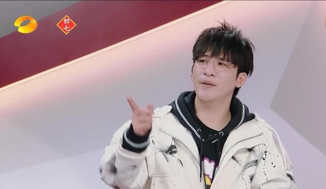 独居女星林允家里充电器乱成盘丝洞易引火灾