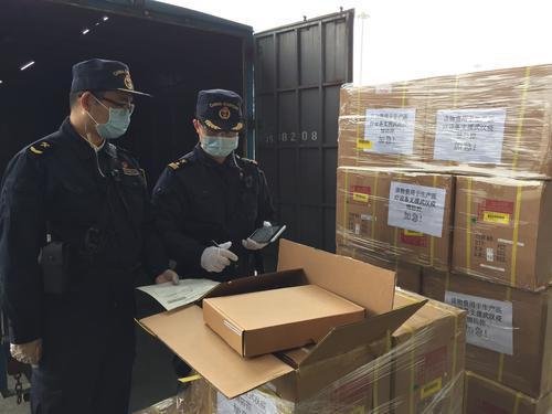 深圳湾海关快速验放防疫用医疗设备配件1300台