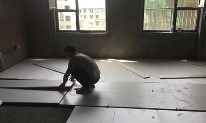 地采暖下面的保温板如何选择?应该选多厚的保温板?为什么?