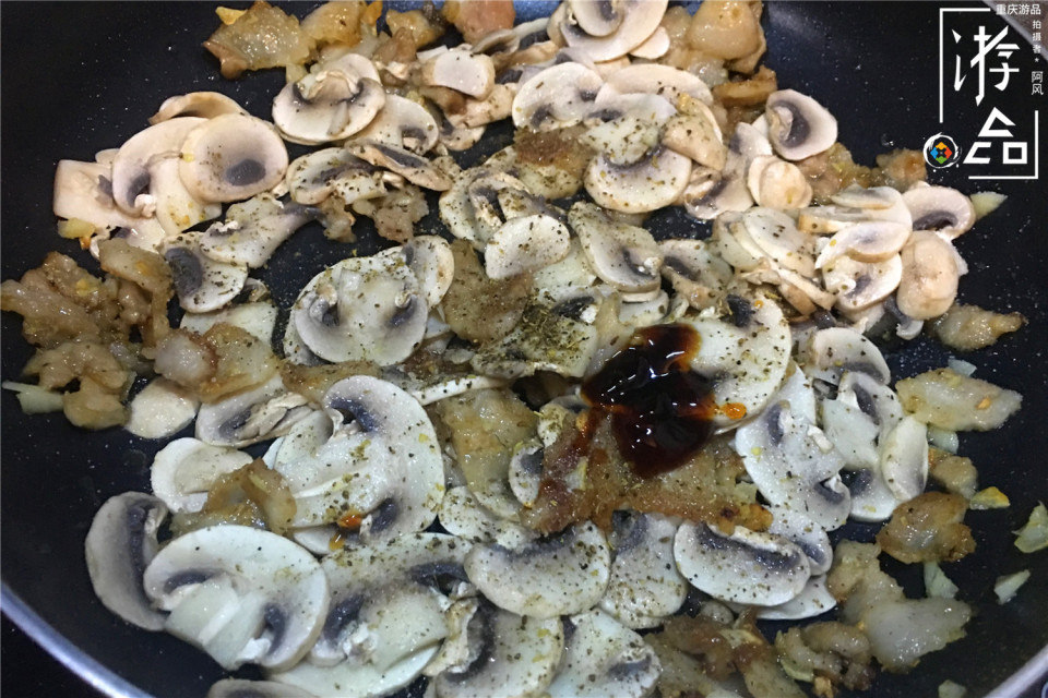 炒蘑菇到底要不要焯水？大豆输入都做错了，这种方法让鲜嫩加倍