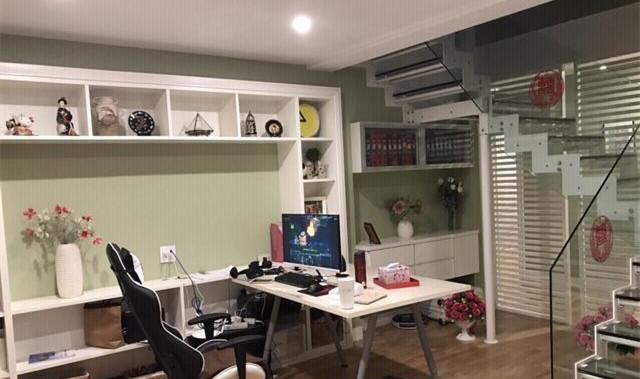 晒晒我的240平复式婚房,我家玻璃楼梯设计,小区只此一个