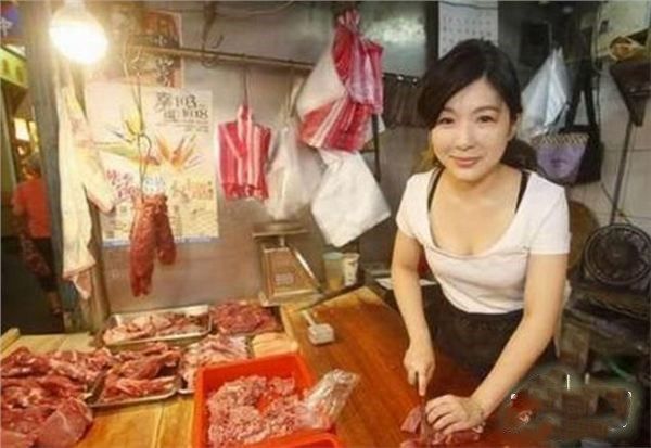 海归女硕士当“猪倌”，店铺生意火爆，都忙不过来