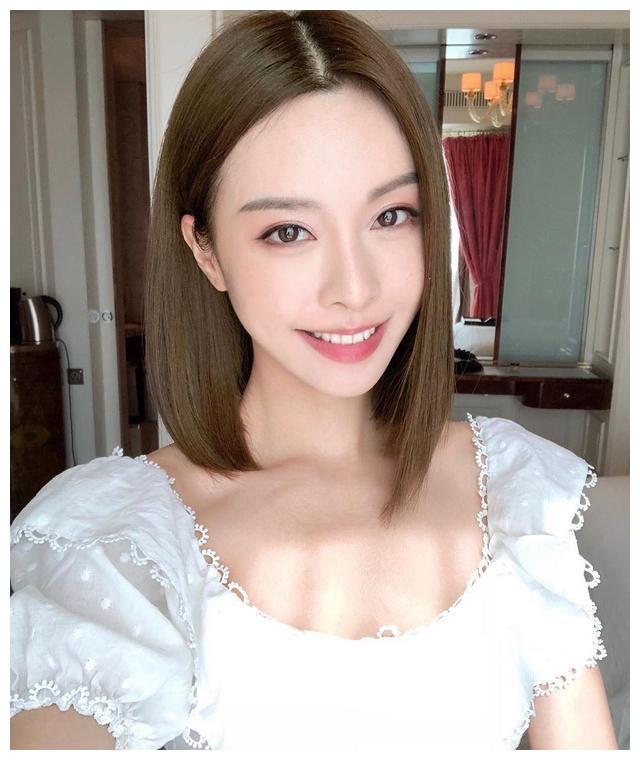 “钢琴女神”李元玲, 身材不输“吉娜”上围傲人, 宅男喜欢!