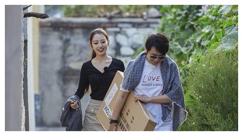“钢琴女神”李元玲, 身材不输“吉娜”上围傲人, 宅男喜欢!