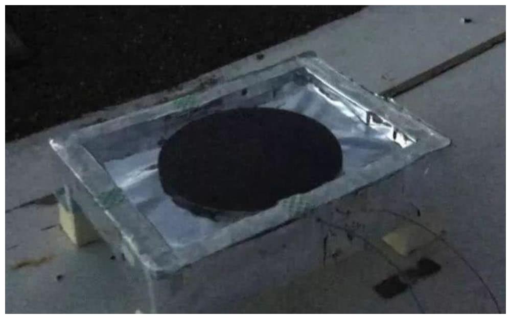 “反太阳能装置”诞生，专门以黑暗能量为食，白天吸热晚上吸冷