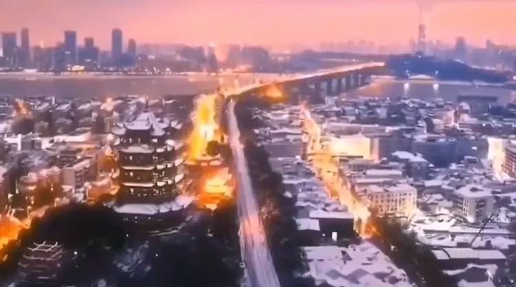 中比钢琴家共为武汉谱曲加油Belgian and Chinese Pianists Compose for Wuhan
