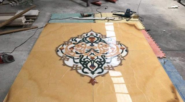 地砖铺设没个性化？那就别再用传统水刀拼花