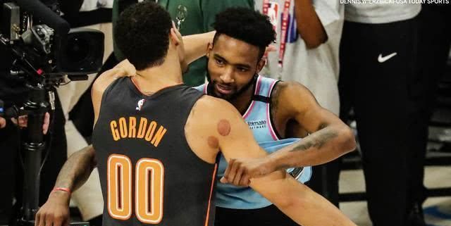 NBA为武汉捐助医疗设备，全明星赛打出武汉加油，球迷仍不领情