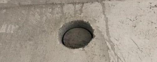 装修师傅这样打“空调孔”！业主说没事，看到最后直接让其走人
