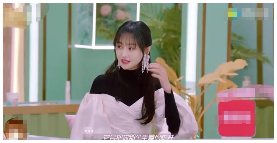 郑爽安利防脱用品自曝3岁前都是秃头：我爸说头发越刮会长得越好