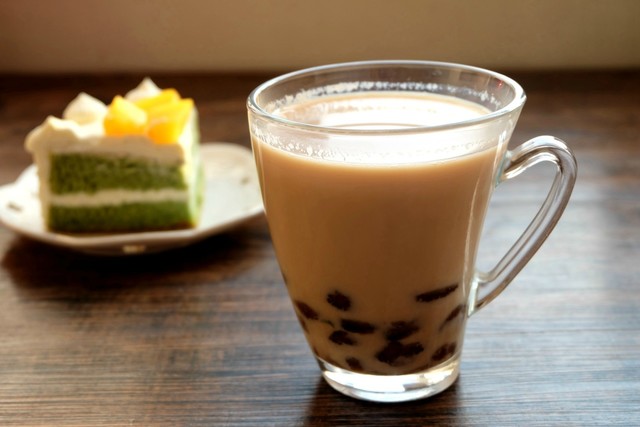 自制珍珠奶茶，原料简单成本低，好做又好喝，再也不用排队买了