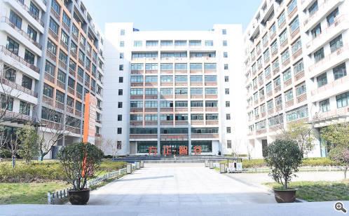 守好集宿区助力企业安全复工　商务区靠前服务拧紧“安全阀”