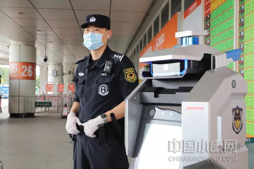 广东抗疫战队里的“黑科技”：热成像测温 口罩识别 5G巡逻机器人