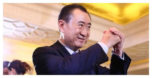 大连人队1笔引援引外媒惊呼：病态交易！王健林用买咖啡的钱签他