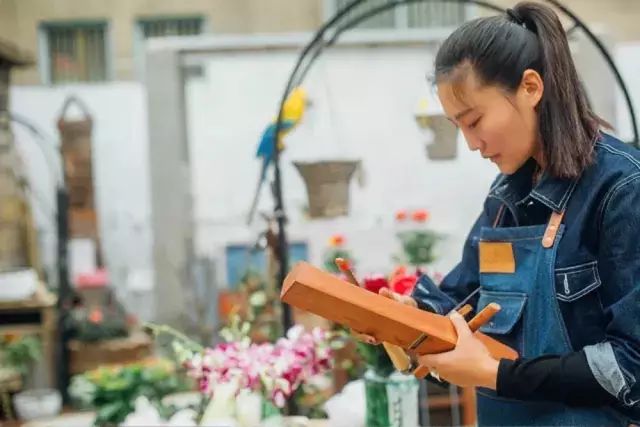 10000元能干什么?她建了民宿+花园+咖啡厅+摄影棚+餐厅……
