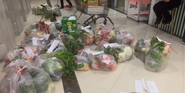 vlog丨疫情催生泰安最大商圈网购热 难觅开张理发店