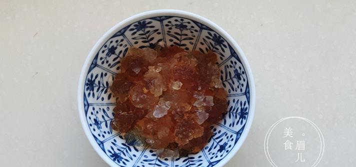 炖银耳羹不爱出胶？记住１个步骤，省时省火，次次都软糯粘稠