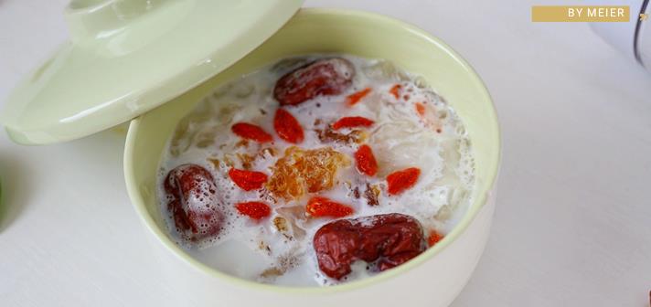 炖银耳羹不爱出胶？记住１个步骤，省时省火，次次都软糯粘稠