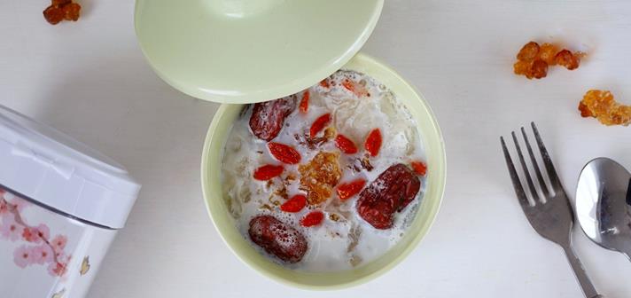 炖银耳羹不爱出胶？记住１个步骤，省时省火，次次都软糯粘稠