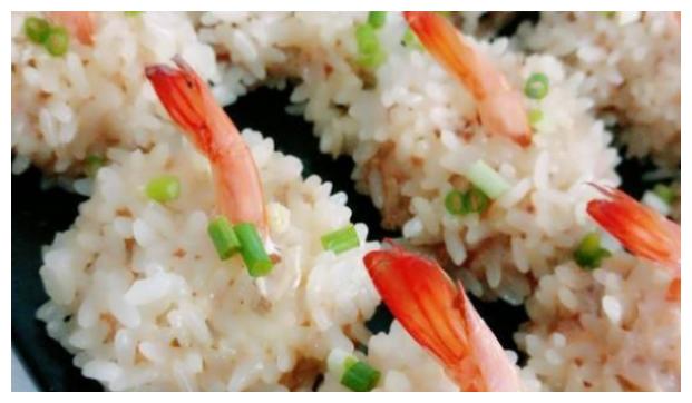 美食推荐：小炒粉条、麻辣蟹、梅香焖土豆、鲜虾珍珠丸