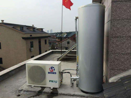 越来越多人不装电热水器了，他们爱在阳台装这种，省钱好用不占地