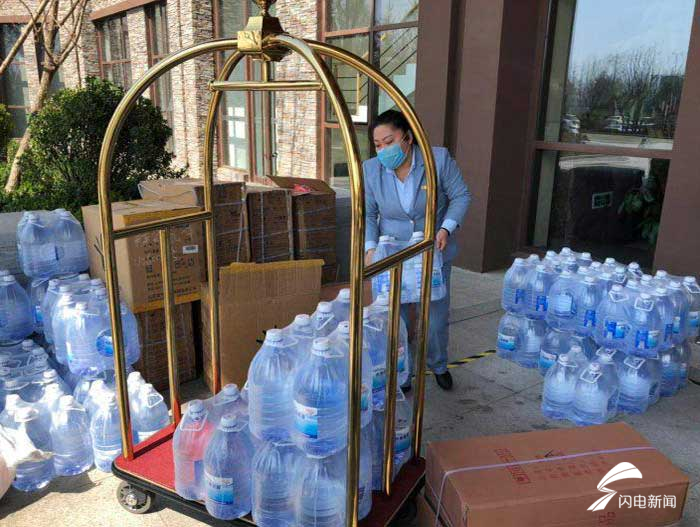 65秒丨单人单间、餐具专用……回家的山东医疗队休整的环境是这样的
