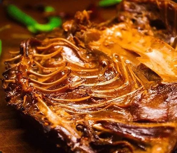 严选 | 皮脆肉酥、香辣入骨的常德酱板鸭，爽翻舌尖，手撕超过瘾！