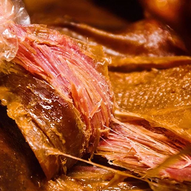 严选 | 皮脆肉酥、香辣入骨的常德酱板鸭，爽翻舌尖，手撕超过瘾！