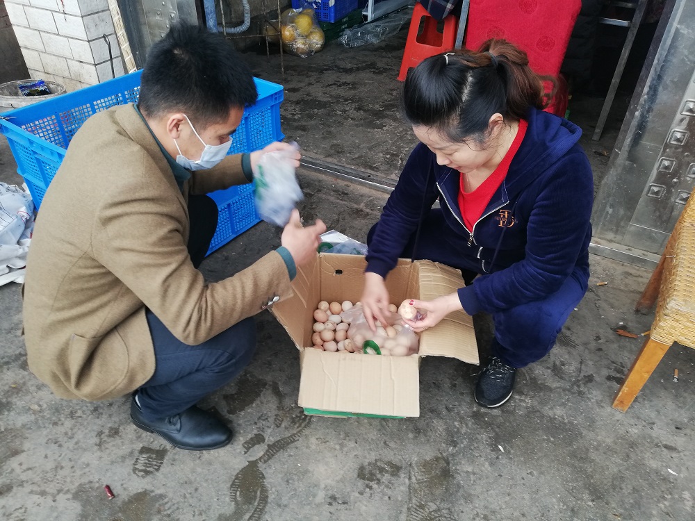 衡阳蒸湘区呆鹰岭镇：做强本土电商品牌 助力当地脱贫攻坚