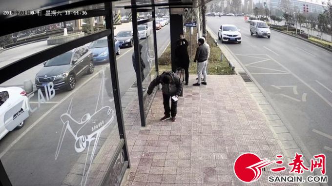 路边公共设施被破坏 民警3分钟找到当事人