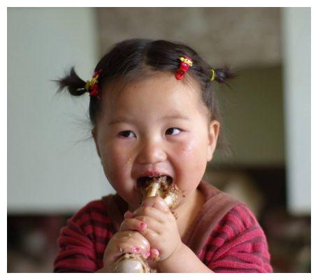 宝宝一睡觉就满头大汗？是脾虚了，做好3点，养护孩子的脾胃