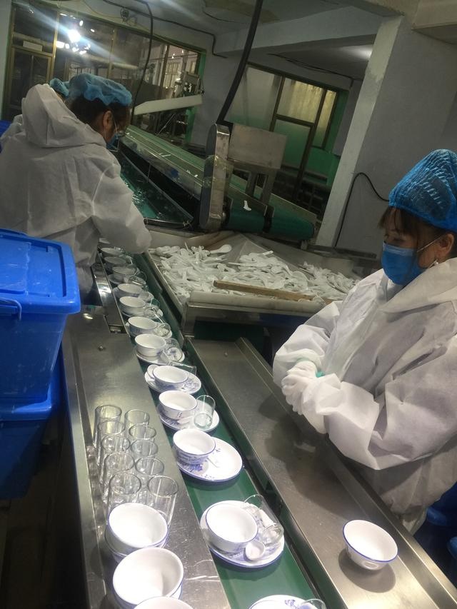 助力餐饮行业复工 爱心企业免费清洗消毒餐具