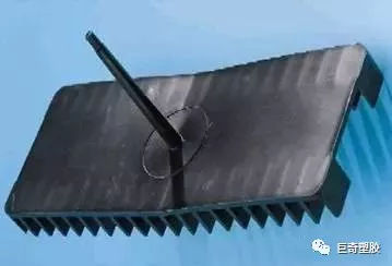 塑胶加工中翘曲变形的原因及解决办法