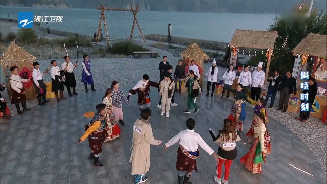 跑男团广场舞魂燃烧~ 种子选手李晨沙溢，舞姿太美没眼看！