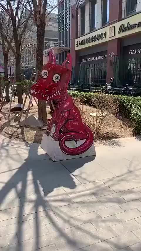 这个设计师厉害了，裸眼3d移动雕塑