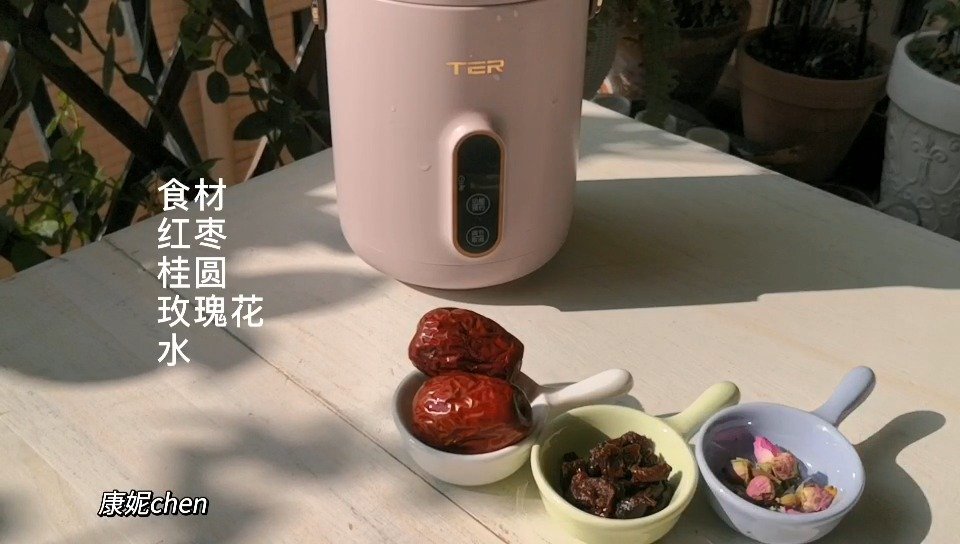 冬天干燥，用这三样煮茶清甜滋润，每天一杯补充水分