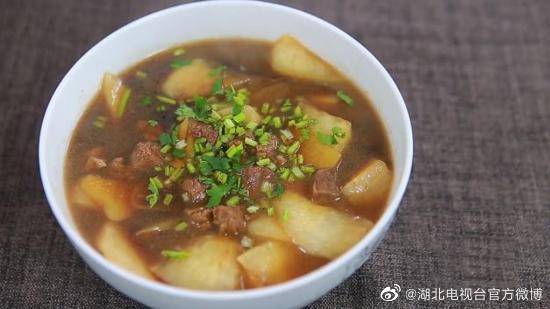 牛肉炖萝卜的做法