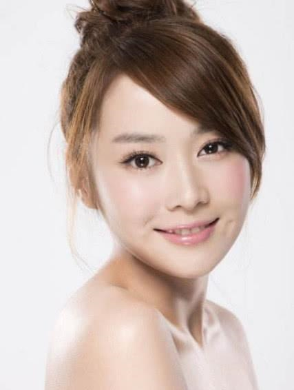 巴啦啦小魔仙时隔10年私照曝光，小月成最美，美琪小蓝成塑胶脸