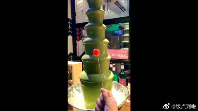 巧克力喷泉，站在这吃半小时才反应过来…………