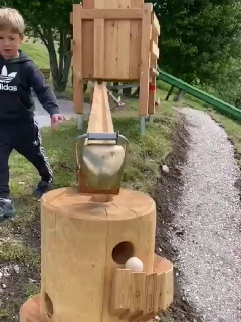 在小区或者公园弄这样的小孩子万的设施不错