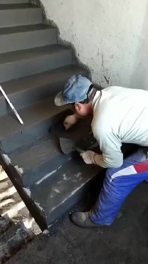 这些你见过吗，不愧为一天500的工匠，这楼梯砌的完美