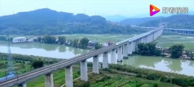 印度开通太阳能火车，时速80公里，司机称技术已超越中国高铁