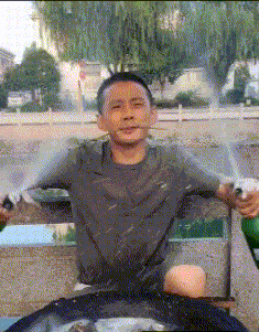 我现在脑瓜子里就像装了个天线似的, 嗡嗡的